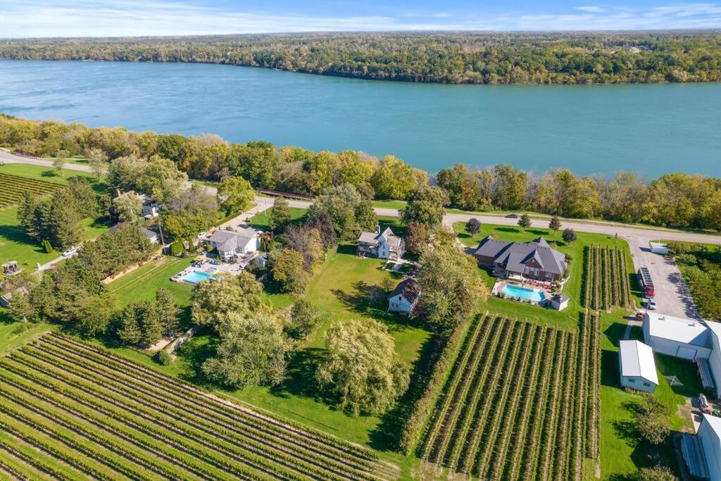 Waterfront Niagara-On-The-Lake Farmhouse On A Vineyard Villa Eksteriør billede